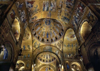 Venezia: Cena in navigazione e visita alla Basilica di San Marco illuminata - 3 giugno 2023