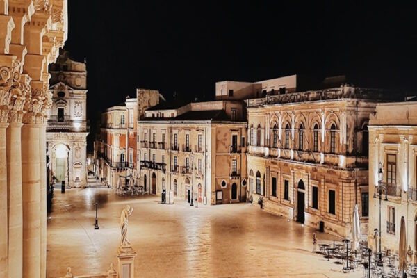 Piazza_duomo_ortigia